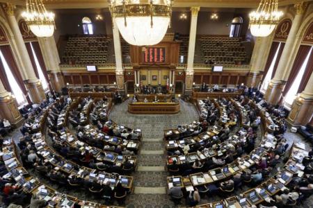 Iowa aprueba la prohibición del aborto más restrictiva de EE.UU