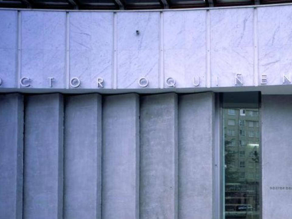 Dr. Enrique Oquiñena